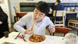 빈 그릇에 갈빗대 댕그랑… 아, 잠시 짬뽕을 잊었다 [웃기는 짬뽕]