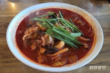 앞지른 대기표 주고 사라진 남자, 달큰한 행운이 다녀간 날 [웃기는 짬뽕]