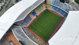 [스포츠 시시콜콜] ‘축구도시’ 수원, 위기 극복할 수 있을까?