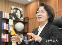 ‘취임 100일’ 추미애 경기도지사 인터뷰… “소방 재정 해결되면 저는 순교해도 돼”
