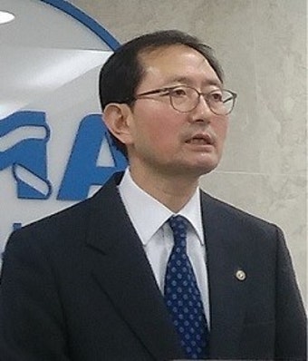 추무진 