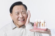 부모님 임플란트 의료보험 적용 기준은