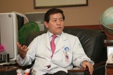 모교 애정 남다른 유광사 원장, 고대 법인이사 연임