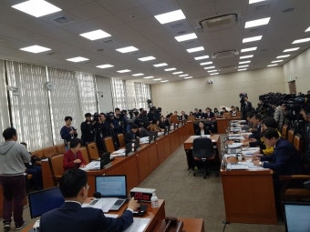 진천서 '봉변' 김강립 복지부 차관 국회서 '곤혹'