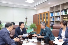 이상훈 치협회장, 국회의원 잇단 면담