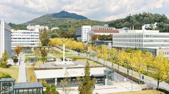 병협 회장 윤동섭 연세의료원장 '총장 출사표'