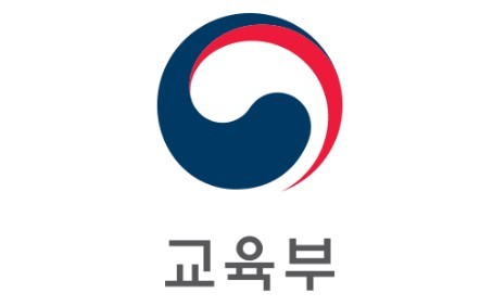 교육부, 의대 교육과정 단축 논의 중... 의대생들의 휴학 조건부 승인 예정