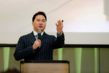 김건우 원장, 태국서 노바스템 테라피 단독강연