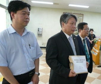 [포토] 의협, 공단운영 공익감사청구서 제출