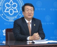 9년간의 대한약사회 경험, 약사 이익에 올인