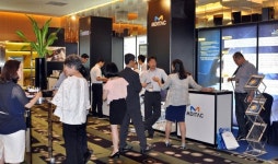 부착 혈당기·기능성 자극기 등 차세대 의료기기 선봬