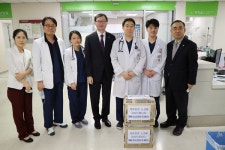 추무진 의협 회장, 응급실 의료진 격려