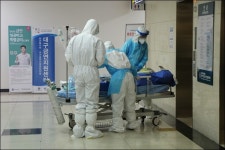 대구·경북에 힘 보태는 대학병원‥소극적→적극적 방역 참여