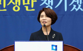 한정애 복지위원장 “전공의와 재논의할 것…‘보증’ 얼마든지”