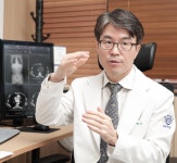 담석으로 복부불편감 지속…예방적 담낭절제술 필요할까
