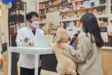 [현장] 약사들 앞에서 선보인 동물약 복약지도 스킬로 거머진 대상