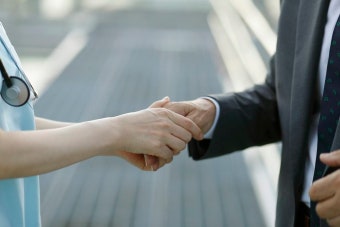 기업에 자리잡은 의사들‥'환자' 위한 마음은 매한가지