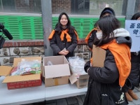 [현장] 코로나 방역 사라진 약사국시…후배들 응원 받으며 입장