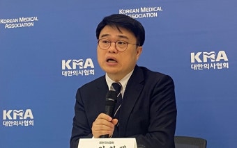 경찰, 임현택 의협 회장 당선인 2차 압수수색…휴대전화 압수