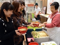 “부산의 전통시장 먹거리 백화점서 만나요”