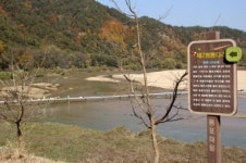 내륙의 섬, 회룡포 마을을 걷다