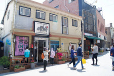 [레지던시展 탐방 ⑥ 군산 여인숙] 달방 여인숙이 미술창작 레지던시로