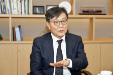 [인터뷰] “해운사들 살아나도록 금융·기반시설에 총력 지원”