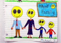 삐뚤빼뚤 낙서로 그린 마이클 스코긴스의 ‘위 아 패밀리’