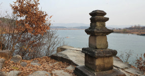 [겸재 그림 길 (66) 황려호] 여주 신륵사의 흑마(驪)와 재갈(勒)에 얽힌 사연들