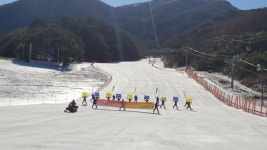 21/22 동계 스키 시즌 시작…무주덕유산리조트 스키장 개장