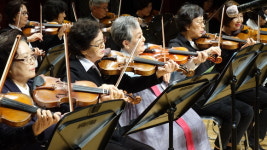 [욜드족 전성시대②]  젊은이보다 더 젊은 그들, 시니어의 천국 ‘강남시니어플라자’