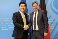 삼성전자 한종희 부회장, 독일 부총리 만나 부산엑스포 지지 요청