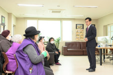 서울 양천구, “미세먼지 걱정 뚝!”…경로당 미세먼지 차단 방진망 설치