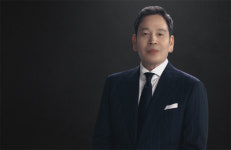 [신년사] 정용진 신세계그룹 회장 “1등 고객 위한 본업 경쟁력으로 위기 돌파하자”