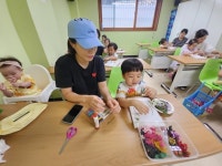 생화로 그린 엄마의 얼굴…성북구, 육아 부모 위한 감성 교육 운영