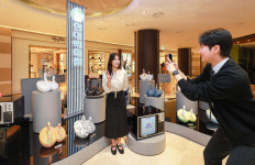 현대백화점, 압구정본점 개점 40주년 전시 열어