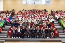 박강수 마포구청장, 어르신 열정 담은 경로당 여가프로그램 발표회 참석