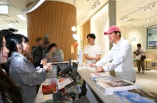 오세훈 서울시장, 19일 서울등산관광센터 관악산점 현장 점검