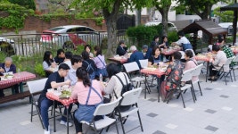 서초구, 마을이 가족처럼 지내며 고독사 예방... 내곡 행복마실 산책하는 날 진행