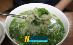 감칠맛 쌉싸래한 `사평 다슬기수제비