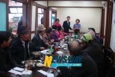 통영 한우일번가 지역 어르신 초청 중식 제공