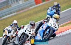 F1 경주장, 오토바이로 달려볼까