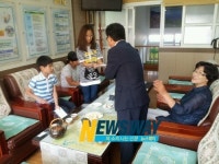 하동 화개초교 핸드볼·테니스팀에 장학금