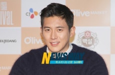 [NW포토] 고수, 여심을 쓰러뜨리는 부드러운 미소가 일품이네~