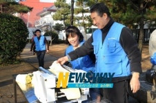 진주큰행복나눔회 송림공원서 자장면 무료급식 봉사