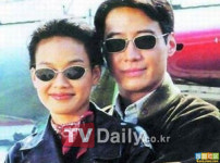 서기-여명, 헤어진 스타 과거 사진에 게재 ‘사귄것 맞나요?’