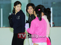 [TD포토] 김연아-나경원 위원장, 동천학교 아이들과 즐거운 시간