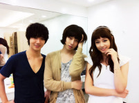 슈쥬 김희철, 청순가련 셀카 지연과 자매? 남다른 여성미