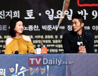[TD포토] '강한 남자' 김영호 '선배 김미숙 눈치 봐요?'