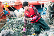 청춘불패2 엠버, 간자미 달인 등극 능수능란 회뜨기